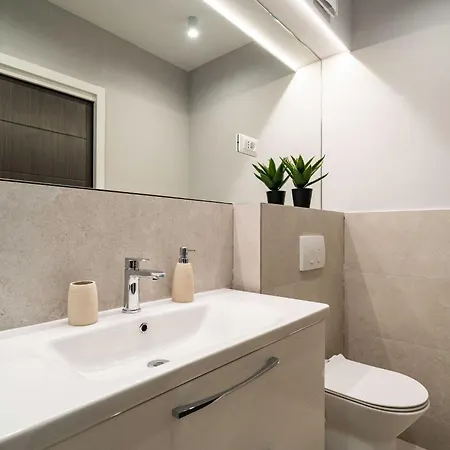 Arcadia - With Hot Tub *