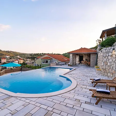 Apartman Arcadia - With Hot Tub *