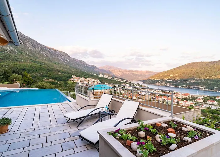 Arcadia - With Hot Tub Apartament