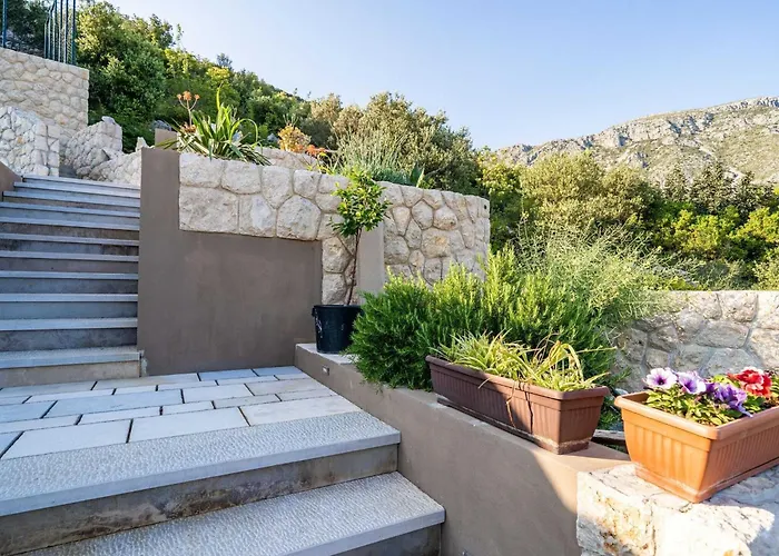 Arcadia - With Hot Tub Apartament